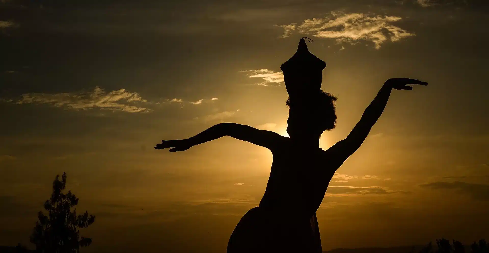 Traditional Rwanda culture — couples experience Intore dance performance